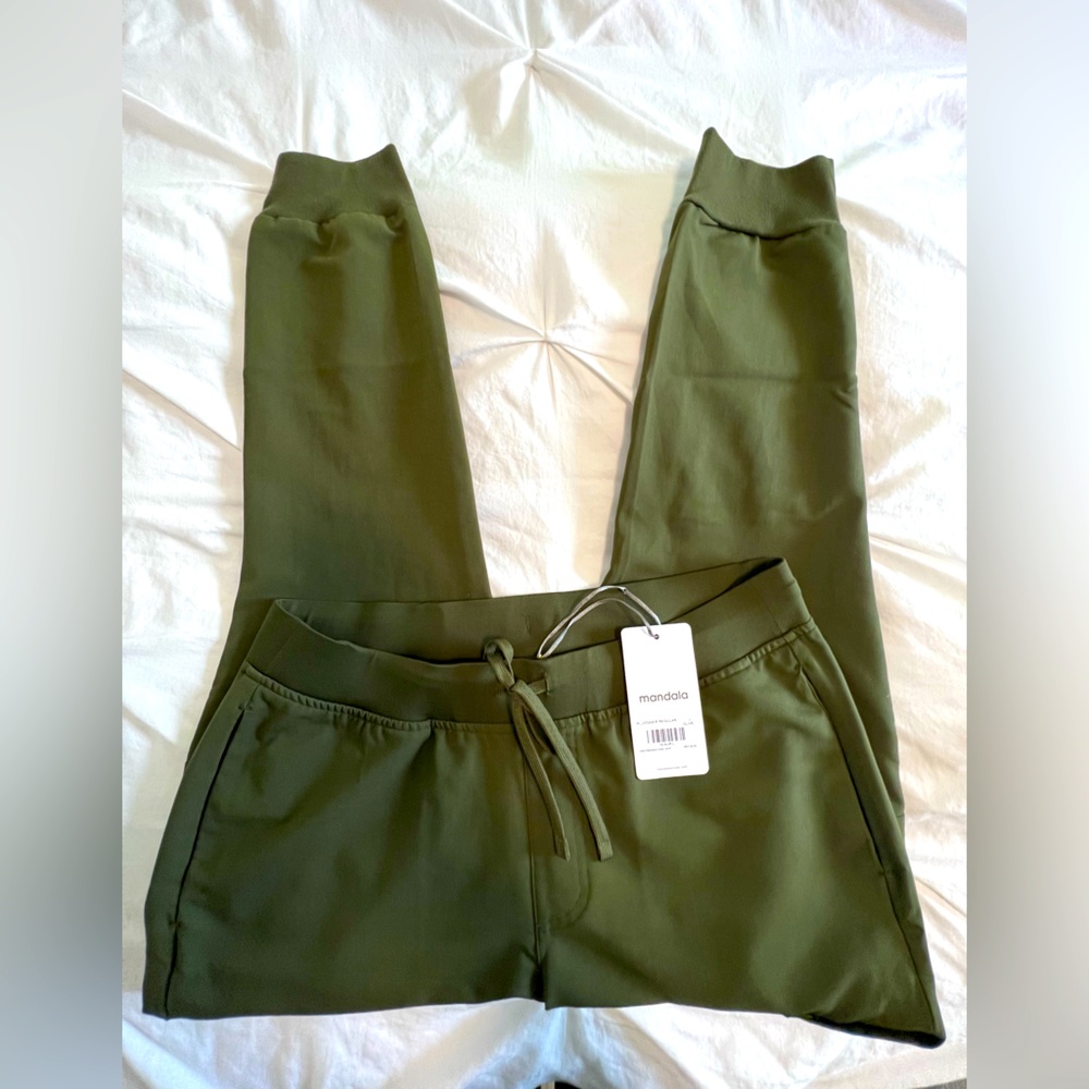 Mandala 9 Pocket Joggers Olive